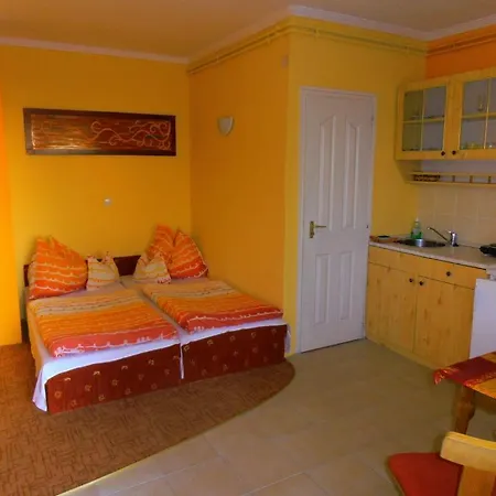 Almadi Apartment Balatonalmádi